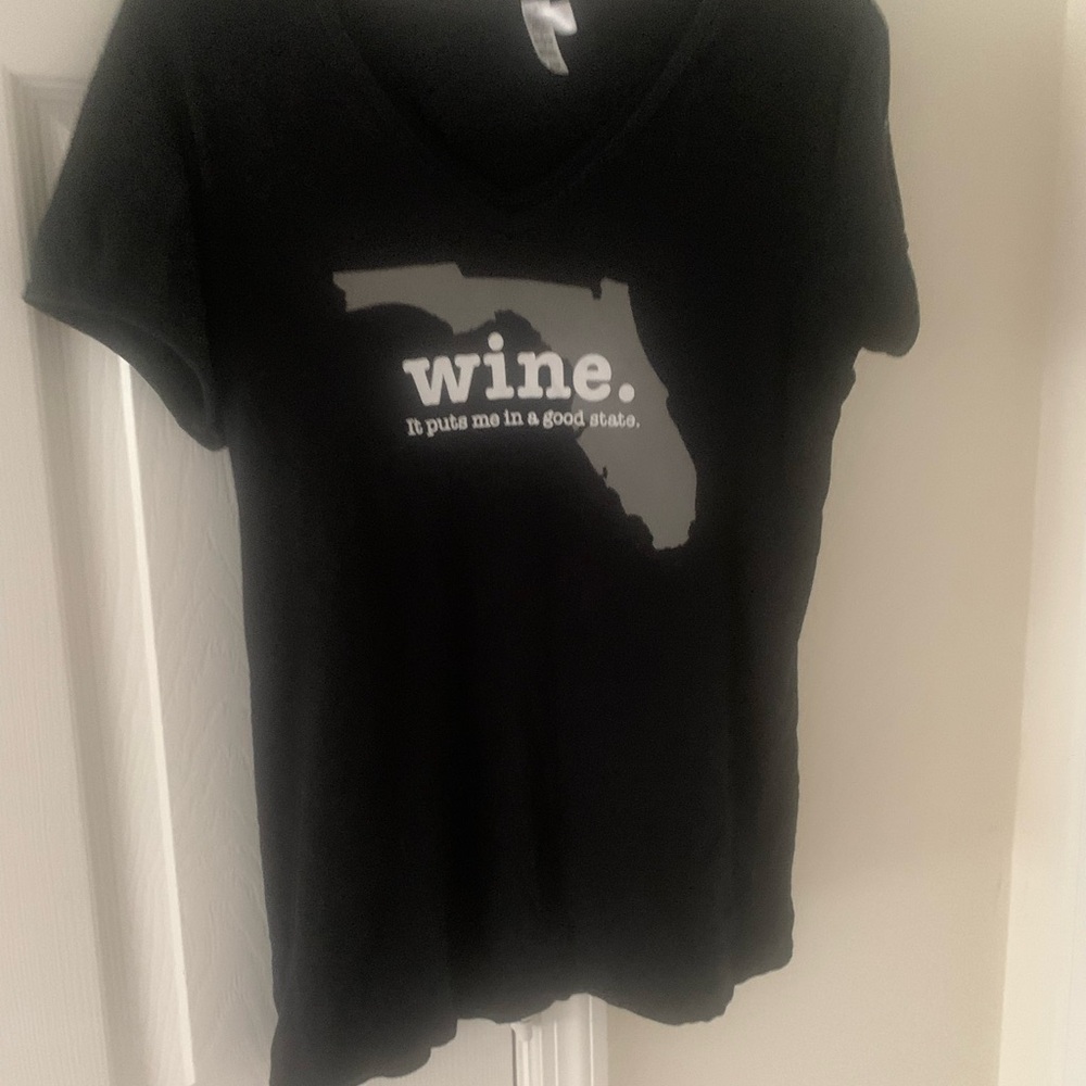 Cute V neck tee!